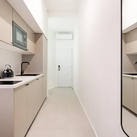 A13 * בודפשט